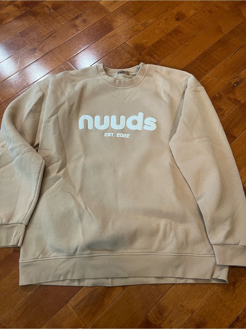 nuuds Sand color Crewneck Sweatshirt w/White bubble puff Logo size XL like new